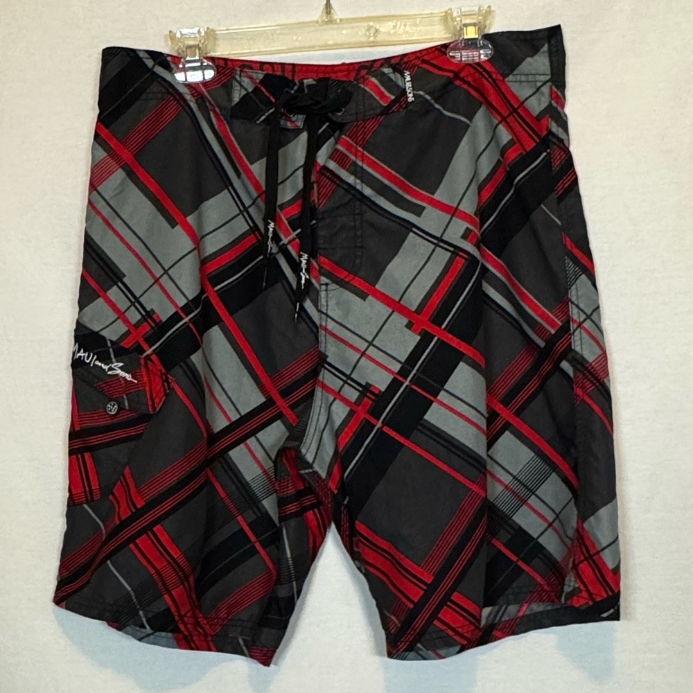 A-55 Men’s Maui and Sons Black Red & Gray‎ Plaid Board Shorts Size 34